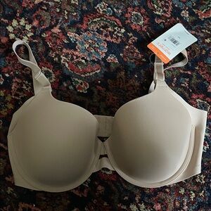 NWT Warner's Light Beige t-shirt bra. 38C.